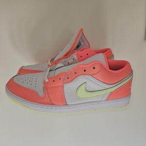 Jordan 1 Retro Low